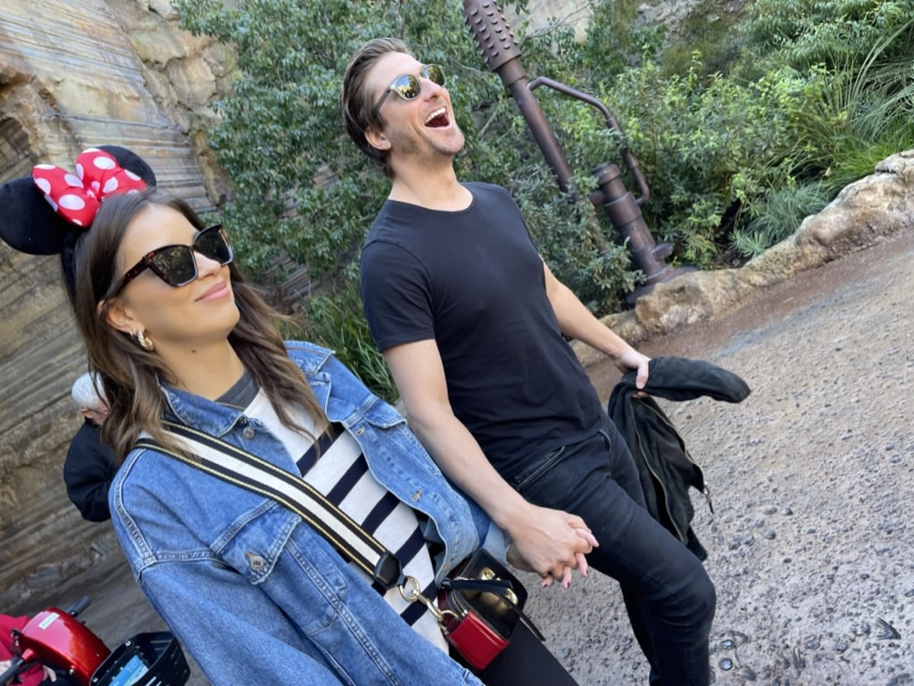 Daniel Lissing seeing Stars Wars Galaxy's Edge for the first time